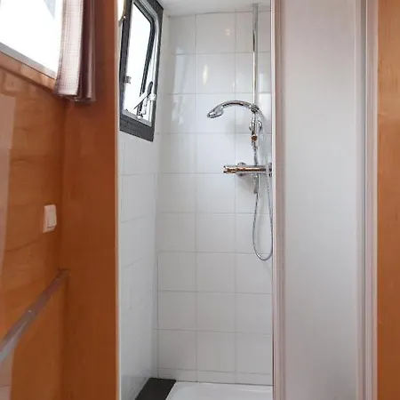 Bed & Breakfast Houseboat Ms 3 Gebroeders Amsterdam
